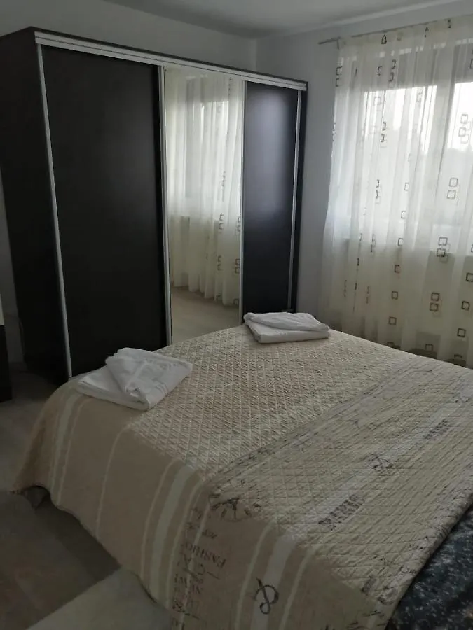 別荘 ブカレスト Casa Mirelaヴィラ ルーマニア
