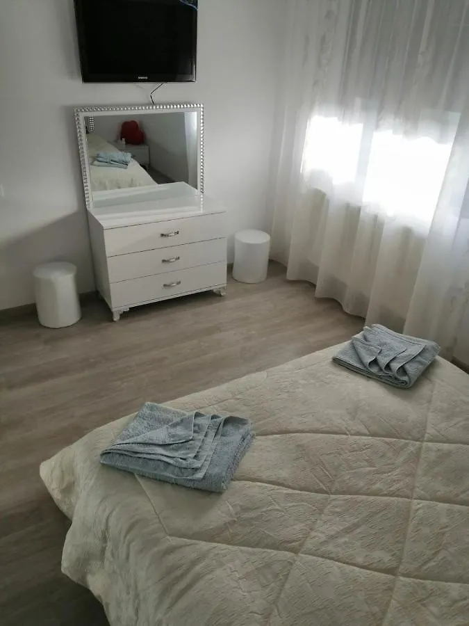 ブカレスト Casa Mirelaヴィラ